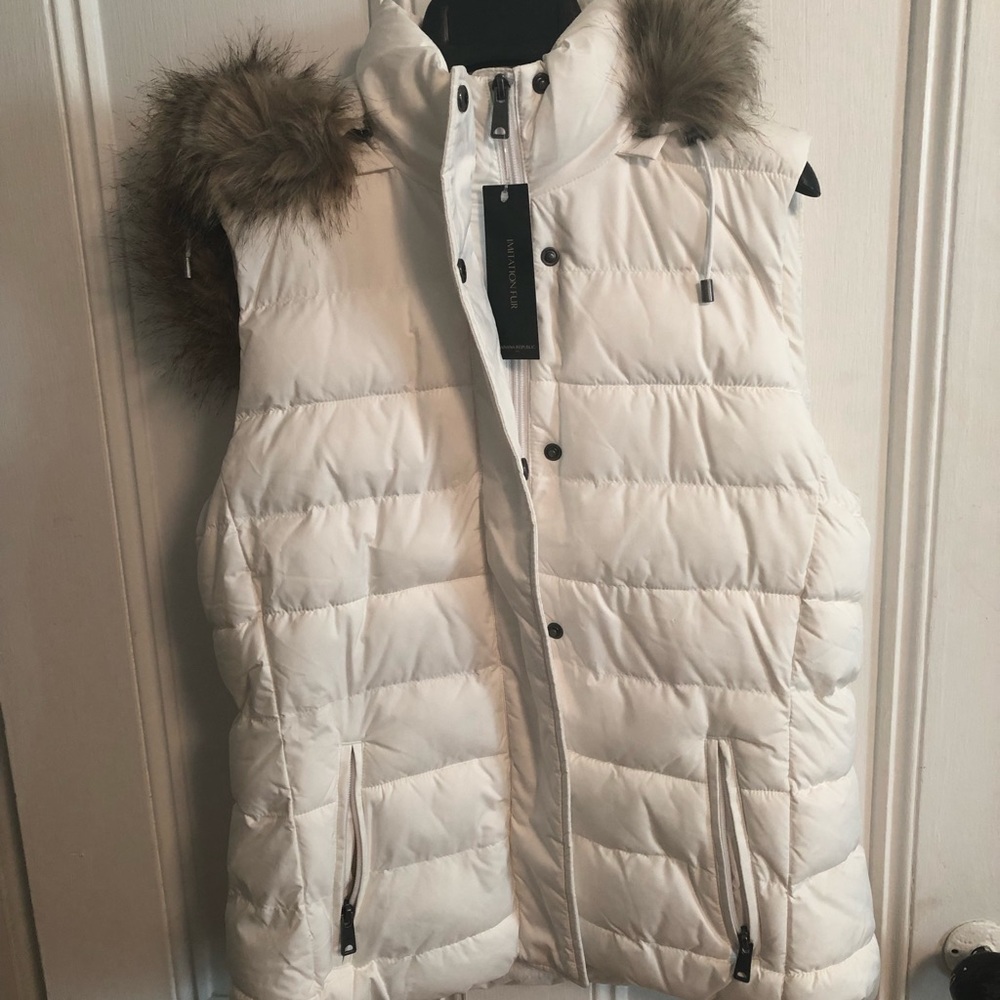 Banana Republic white puffer vest